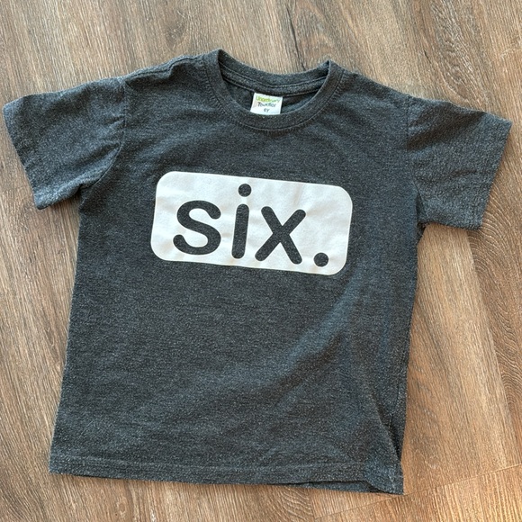 Bundle of 7 T-shirts size 6-7 - Picture 5 of 8